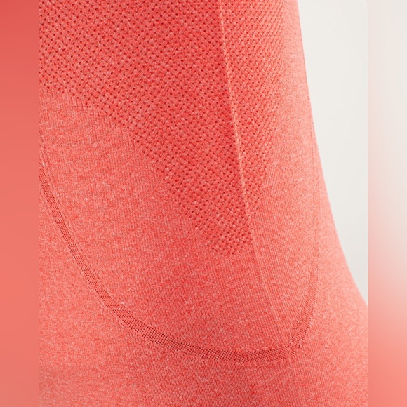 Lululemon Run: Swiftly Turtleneck Love Red Size 6 - Picture 7 of 15